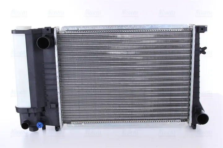 Радиатор охлаждения NISSENS 60735A