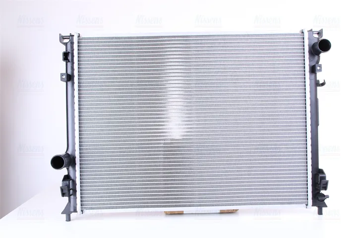 Радиатор охлаждения NISSENS 61014A