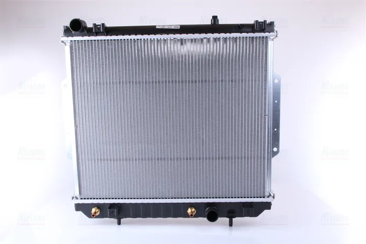 Радиатор охлаждения NISSENS 61020A