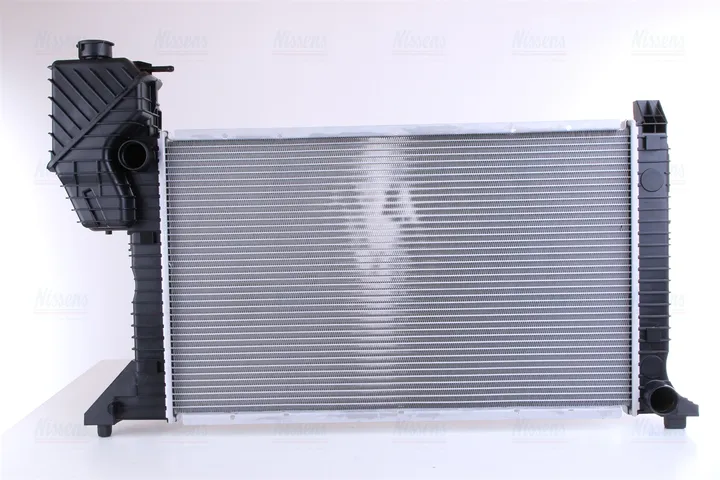 Радиатор охлаждения NISSENS 62664A