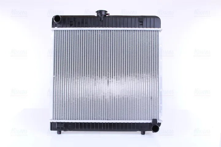 Радиатор охлаждения двигателя NISSENS 62710