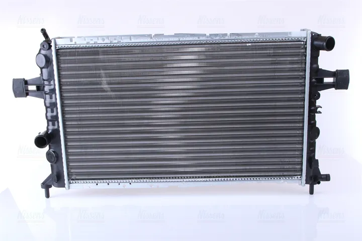 Радиатор охлаждения NISSENS 63249A