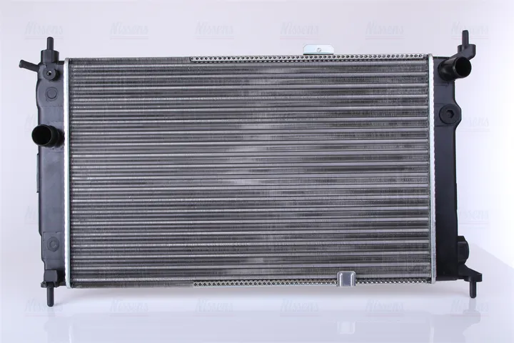 Радиатор охлаждения NISSENS 63252A