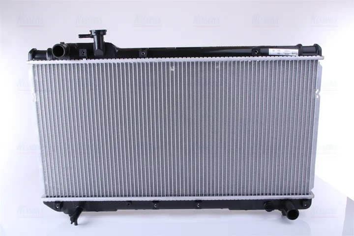 Радиатор охлаждения двигателя NISSENS 64706