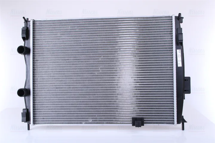 Радиатор охлаждения NISSENS 67367