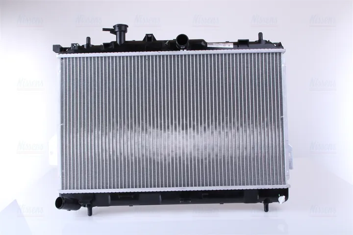 Радиатор охлаждения двигателя NISSENS 67481