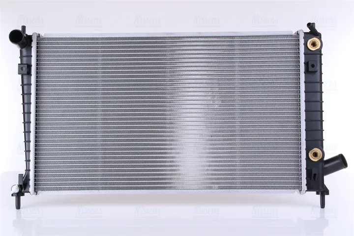 Радиатор охлаждения NISSENS 68001A