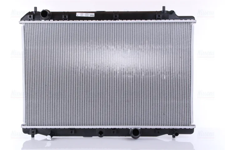 Радиатор охлаждения NISSENS 68602A